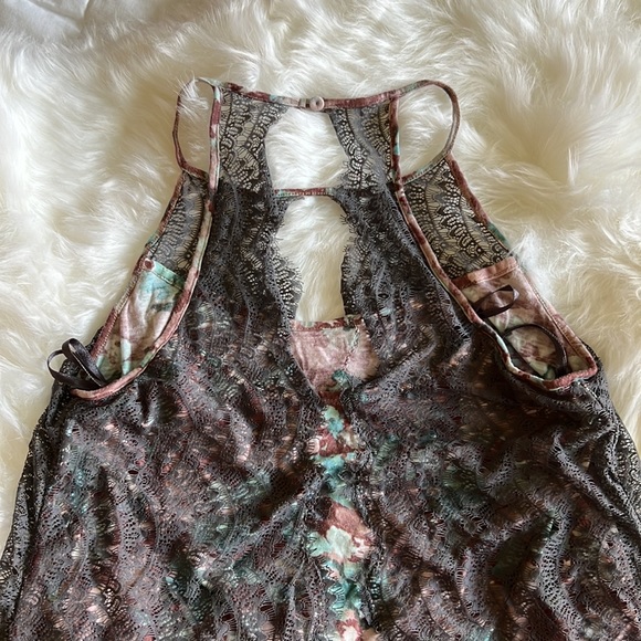 Anthropologie Tank Top Laced Size Medium - Picture 14 of 15